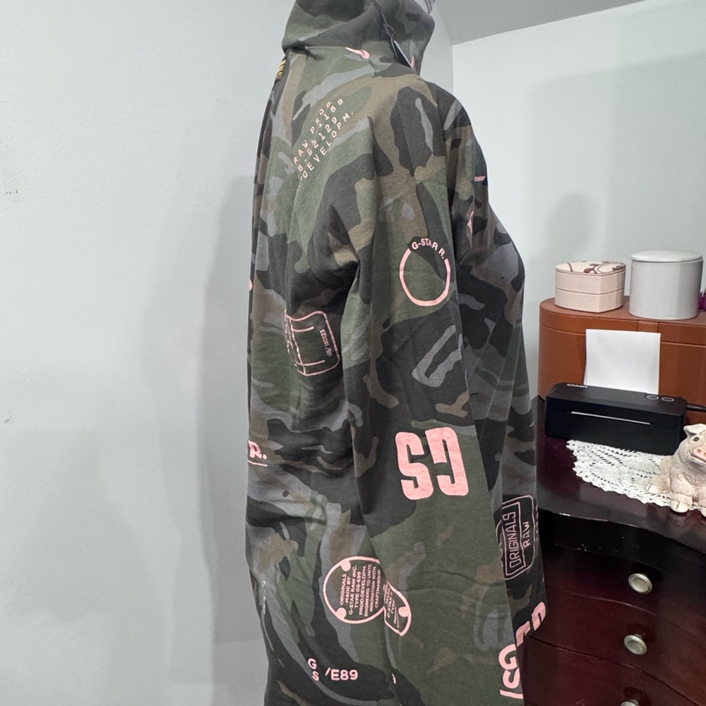 G-Star Camo Long Sleeve Top with Pink Accents - Picture 2 of 7